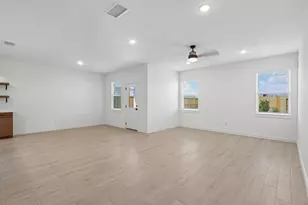 551 Day Sta Dr, Dayton, TX 77535 - Photo 4