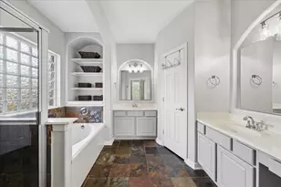 13815 Pepperstone Ln, Houston, TX 77044 - Photo 12