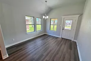 1035 S Anderson St, Angleton, TX 77515 - Photo 8