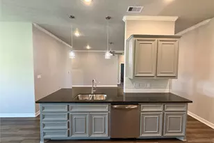 1035 S Anderson St, Angleton, TX 77515 - Photo 12