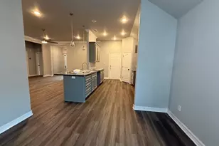 1035 S Anderson St, Angleton, TX 77515 - Photo 2