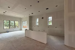 2010 Hewitt Dr, Houston, TX 77018 - Photo 10