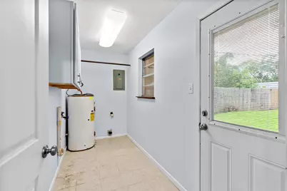 416 E Myrtle Street, Angleton, TX 77515 - Photo 12