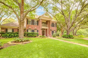 3902 Lyndhurst Pl, Sugar Land, TX 77479 - Photo 2
