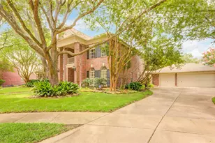 3902 Lyndhurst Pl, Sugar Land, TX 77479 - Photo 4