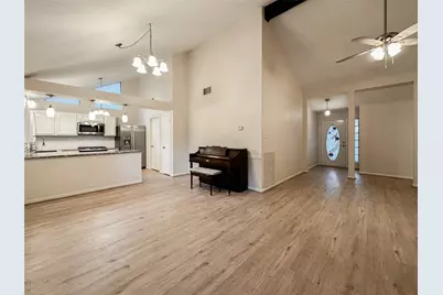 33 N Rain Forest Court, The Woodlands, TX 77380 - Photo 6