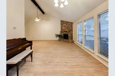 33 N Rain Forest Court, The Woodlands, TX 77380 - Photo 10