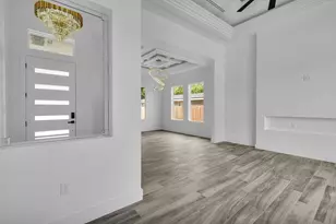 805 Lewis St, Clute, TX 77531 - Photo 4