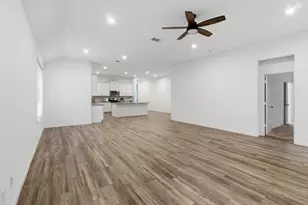 12084 Mystic Aqua Dr, Conroe, TX 77304 - Photo 10