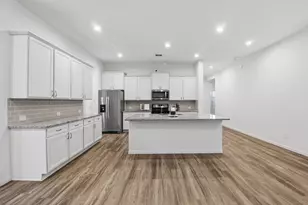 12084 Mystic Aqua Dr, Conroe, TX 77304 - Photo 10