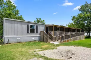 130 Foster St, Baytown, TX 77520 - Photo 6