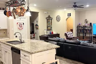 11018 Stallion Dr, Needville, TX 77461 - Photo 10
