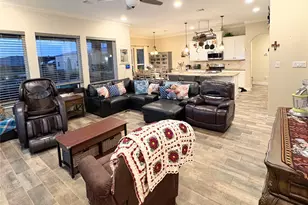 11018 Stallion Dr, Needville, TX 77461 - Photo 8