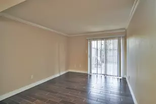 12633 Memorial Dr, Houston, TX 77024 - Photo 6