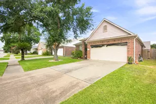 2910 Green Valley Trail Dr, Katy, TX 77449 - Photo 2