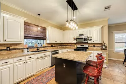 102 Silver Lace Street, Lake Jackson, TX 77566 - Photo 18