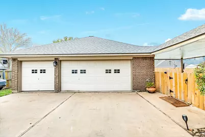 102 Silver Lace Street, Lake Jackson, TX 77566 - Photo 8