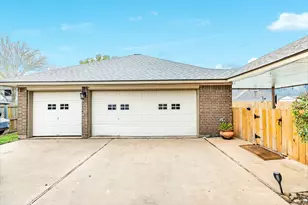 102 Silver Lace St, Lake Jackson, TX 77566 - Photo 8