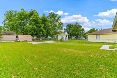 1108 Nottingham Drive, Angleton, TX 77515 - Photo 22
