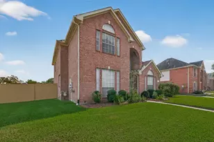 2103 5 Iron Dr, Houston, TX 77089 - Photo 2
