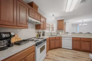 1418 Salem Ct, College Station, TX 77845 - Photo 10