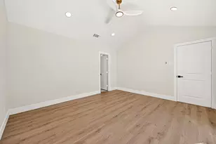 3615 Echo Grove Ln, Houston, TX 77043 - Photo 14