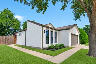 3615 Echo Grove Ln, Houston, TX 77043 - Photo 2