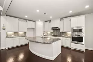 35 N Wheatleigh Dr, Tomball, TX 77375 - Photo 12