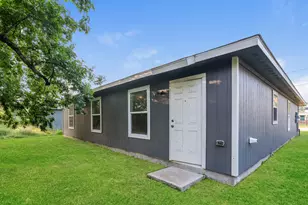 8213 Linda Vista Rd, Houston, TX 77028 - Photo 18