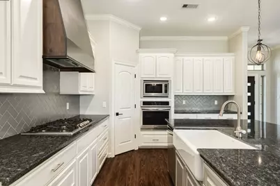 232 Creekside Lane, Lake Jackson, TX 77566 - Photo 12