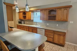 2701 Henderson Ln, Deer Park, TX 77536 - Photo 6