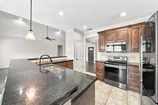 16104 McQueen Rd, Conroe, TX 77302 - Photo 2