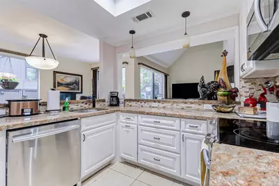 115 Litchfield Lane, Houston, TX 77024 - Photo 6