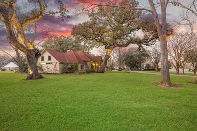 1524 Travis Street, Columbus, TX 78934 - Photo 2