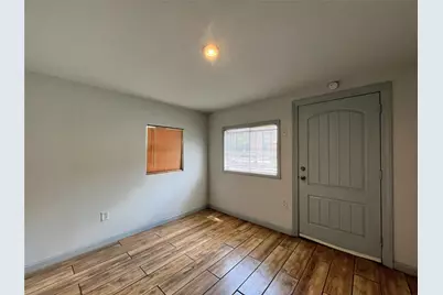 2211 Schweikhardt Street, Houston, TX 77020 - Photo 2