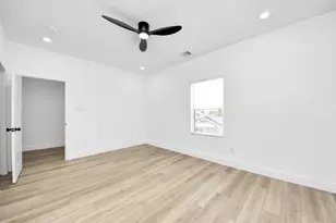 801 E 32nd 1/2 St, Houston, TX 77022 - Photo 24