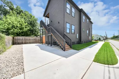 801 E 32nd 1/2 Street #B, Houston, TX 77022 - Photo 32