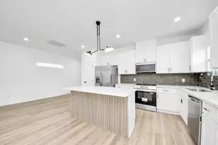 801 E 32nd 1/2 St, Houston, TX 77022 - Photo 26