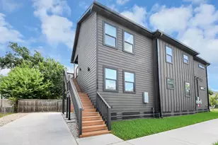 801 E 32nd 1/2 St, Houston, TX 77022 - Photo 2