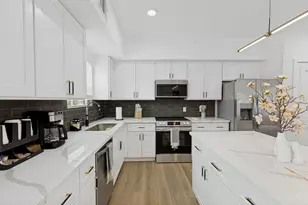 801 E 32nd 1/2 St, Houston, TX 77022 - Photo 12