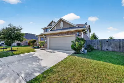 3219 Charles Place, Mont Belvieu, TX 77523 - Photo 4