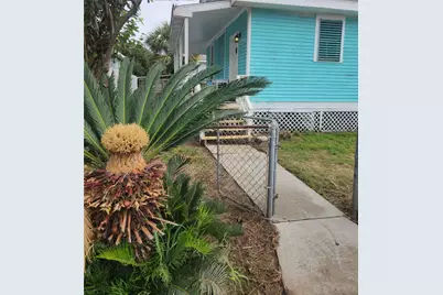1725 18th Street, Galveston, TX 77550 - Photo 2