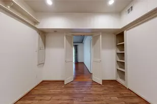 2100 Tanglewilde St, Houston, TX 77063 - Photo 22