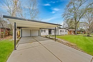 10042 Lazy Oaks St, Houston, TX 77080 - Photo 6