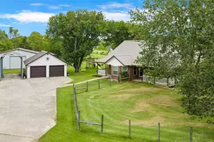 7460 Commander Roland Dr, Hitchcock, TX 77563 - Photo 32