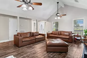 7460 Commander Roland Dr, Hitchcock, TX 77563 - Photo 10