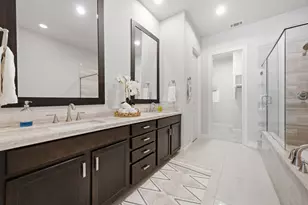 1360 W 25th St, Houston, TX 77008 - Photo 16