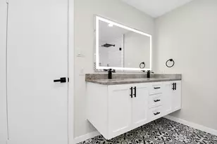 4238 T C Jester Blvd, Houston, TX 77018 - Photo 20