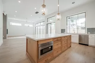 1002 E 6th 1/2 St, Houston, TX 77009 - Photo 30