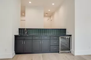 1002 E 6th 1/2 St, Houston, TX 77009 - Photo 22
